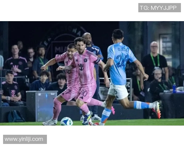 巴萨主场狂胜里昂梅西帽子戏法点燃欧冠激情与转会传闻再起